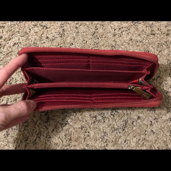 Red Wallet - Picture 4 of 4